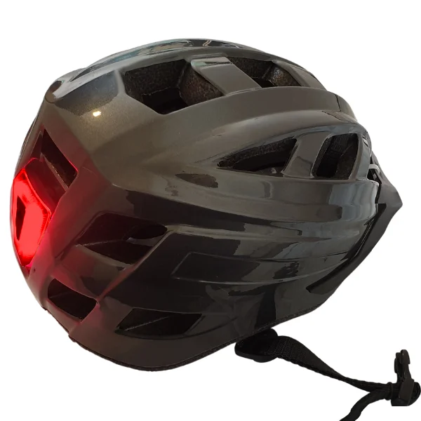 Angled-side-view-of-bike-helmet-with-light.webp