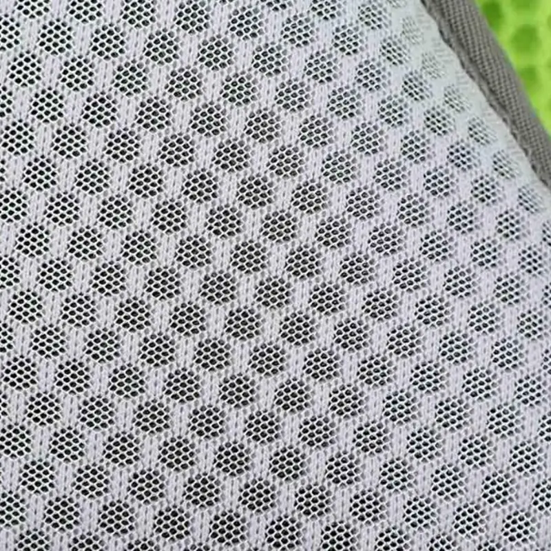 photo-showing-breathable-webbing-on-the-back-of-a-small-back-pack.webp