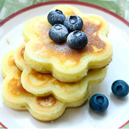 flower-shaped-mini-pancakes
