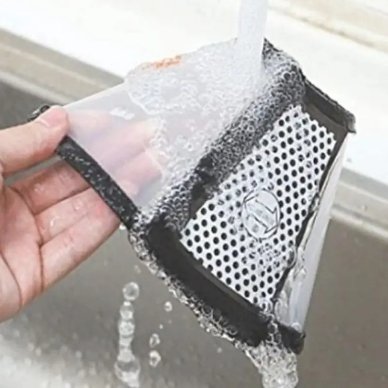 washing-a-dog-recovery-collar.webp