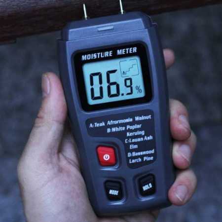 acceptable-moisture-level-showing-on-meter