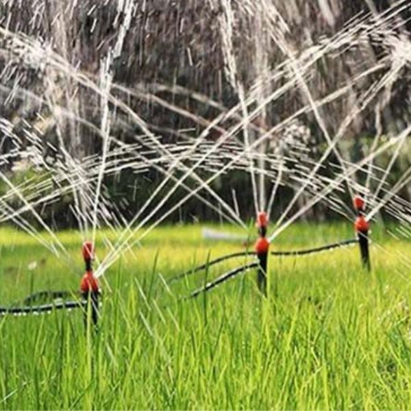 irrigation-kit-wtaering-grass.jpg